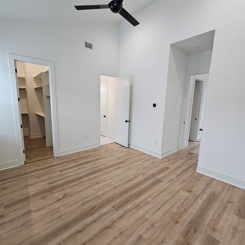 2143 Mail Avenue 105, Dallas, TX 75235