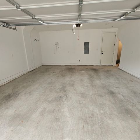 2143 Mail Avenue 105, Dallas, TX 75235