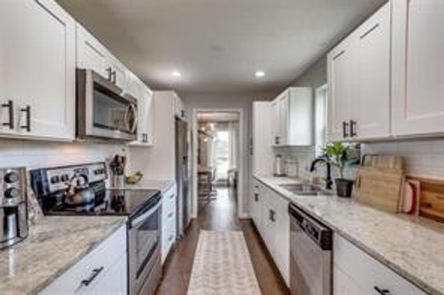 8044 Woodhue Circle, Dallas, TX 75228