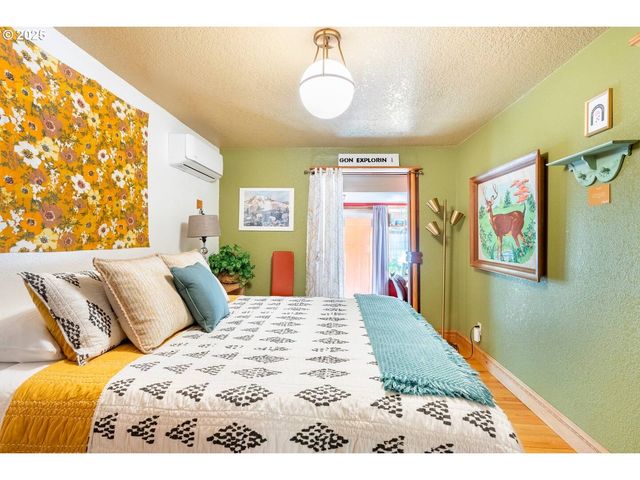 14 Nw LAKESIDE Dr, Cascade Locks, OR 97014