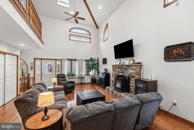 354 HALLMAN RD, Douglassville, PA 19518