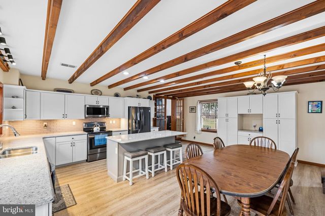 354 HALLMAN RD, Douglassville, PA 19518