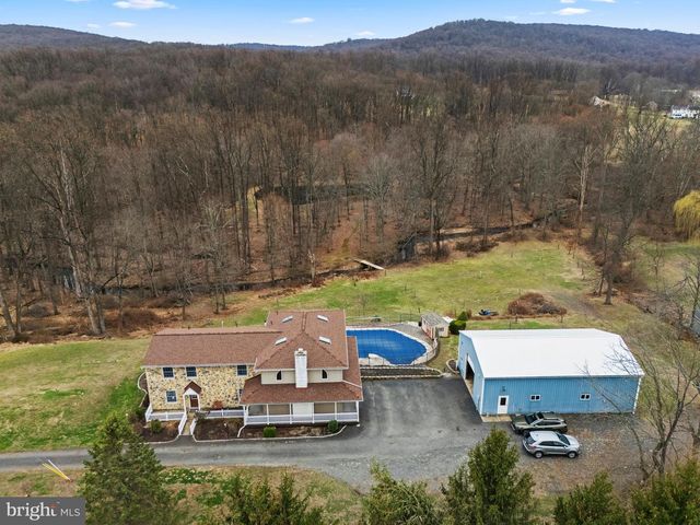 354 HALLMAN RD, Douglassville, PA 19518