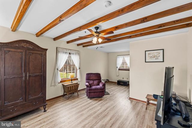 354 HALLMAN RD, Douglassville, PA 19518