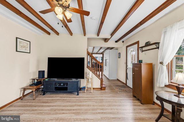 354 HALLMAN RD, Douglassville, PA 19518