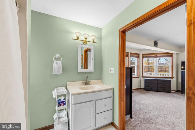 354 HALLMAN RD, Douglassville, PA 19518