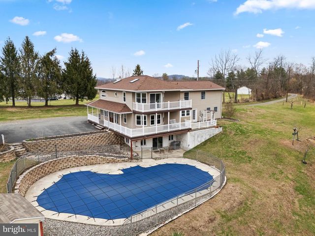 354 HALLMAN RD, Douglassville, PA 19518