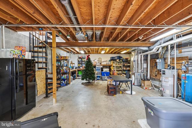 354 HALLMAN RD, Douglassville, PA 19518