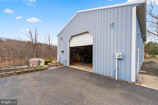 354 HALLMAN RD, Douglassville, PA 19518