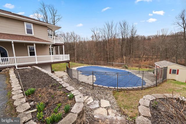 354 HALLMAN RD, Douglassville, PA 19518