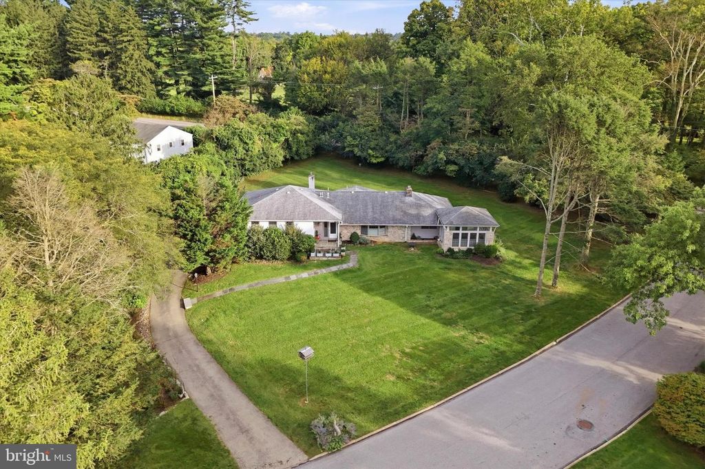 6109 W MILL RD #, FLOURTOWN, PA 19031 — photo 2