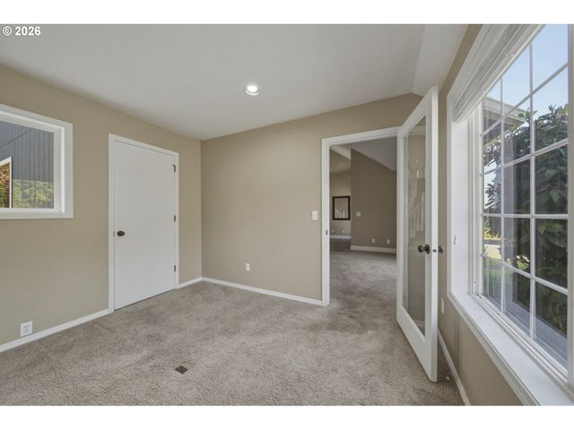 12612 Se 130TH Ave, Happy Valley, OR 97086