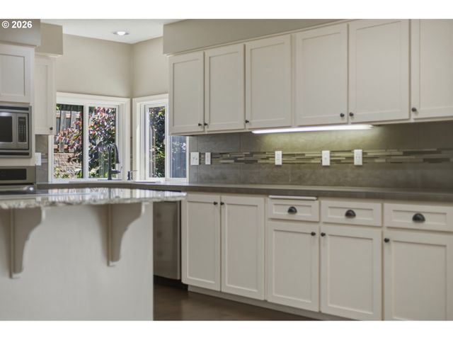 12612 Se 130TH Ave, Happy Valley, OR 97086