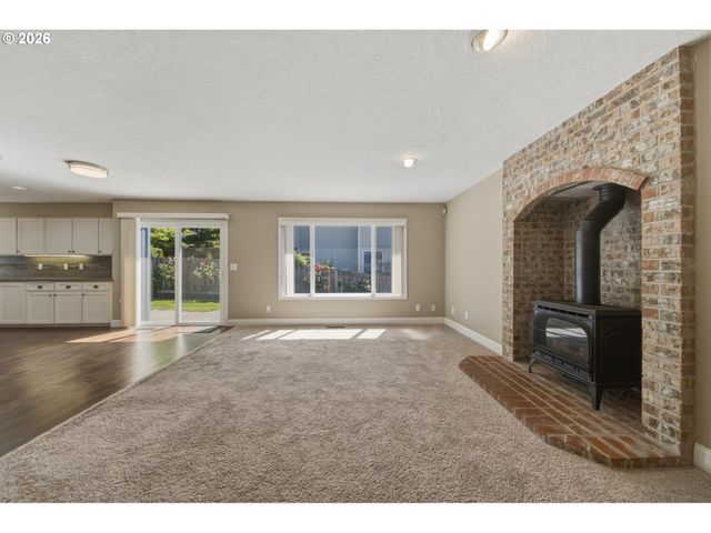 12612 Se 130TH Ave, Happy Valley, OR 97086