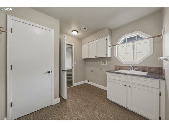 12612 Se 130TH Ave, Happy Valley, OR 97086
