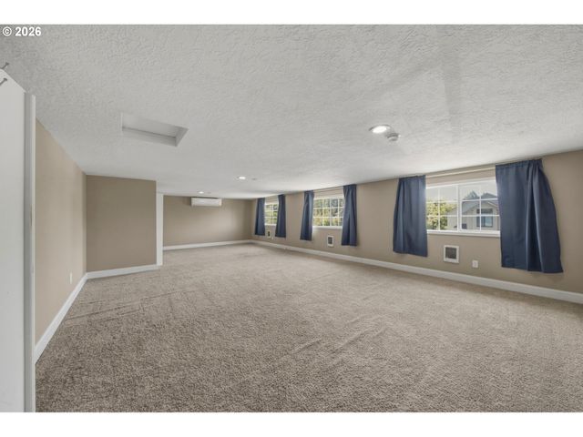 12612 Se 130TH Ave, Happy Valley, OR 97086