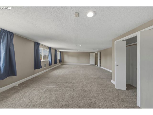 12612 Se 130TH Ave, Happy Valley, OR 97086