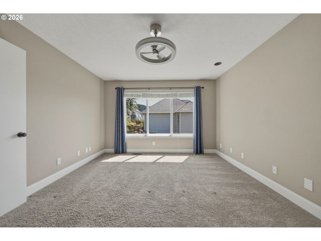 12612 Se 130TH Ave, Happy Valley, OR 97086