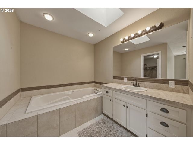 12612 Se 130TH Ave, Happy Valley, OR 97086