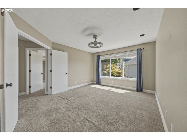 12612 Se 130TH Ave, Happy Valley, OR 97086