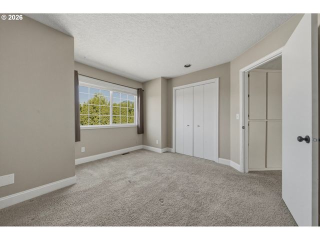 12612 Se 130TH Ave, Happy Valley, OR 97086
