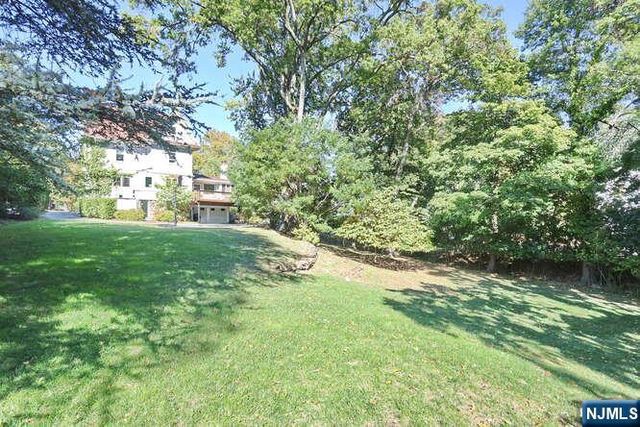 44 Fairmount Road, Ridgewood, NJ 07450