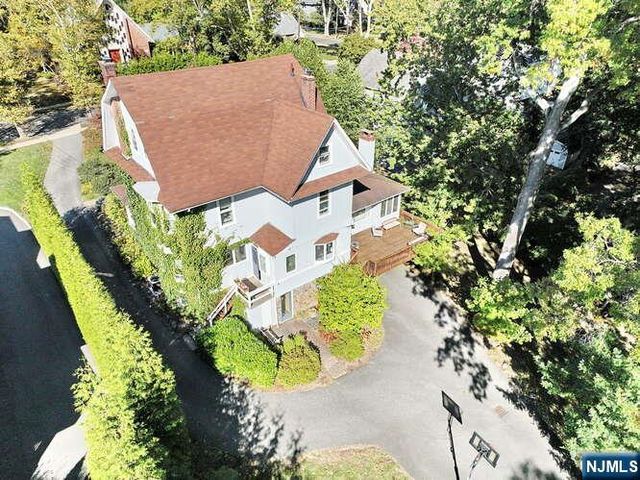 44 Fairmount Road, Ridgewood, NJ 07450