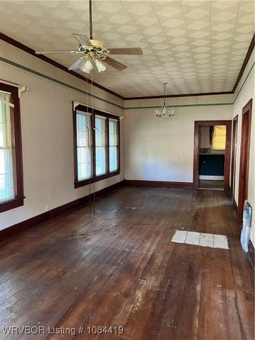 111 Grober Street, Paris, AR 72855