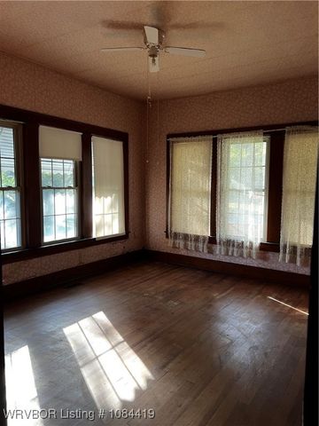 111 Grober Street, Paris, AR 72855