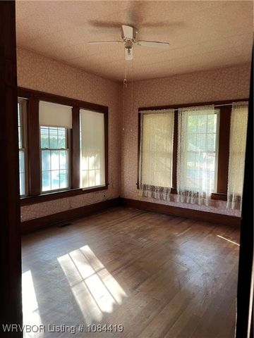 111 Grober Street, Paris, AR 72855