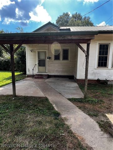 111 Grober Street, Paris, AR 72855