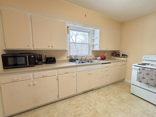 424 W Birch Avenue, Fergus Falls, MN 56537