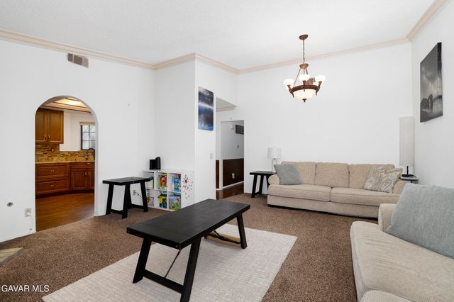 37621 E 15th Street, Palmdale, CA 93550