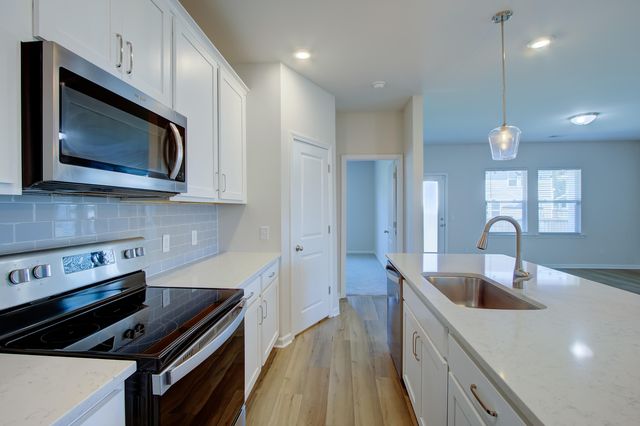 714 Mcroy Street, Moncks Corner, SC 29461