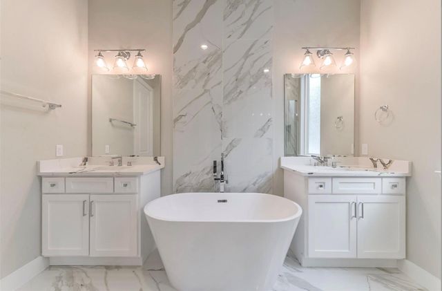 823 Mansfield Street J, Houston, TX 77091