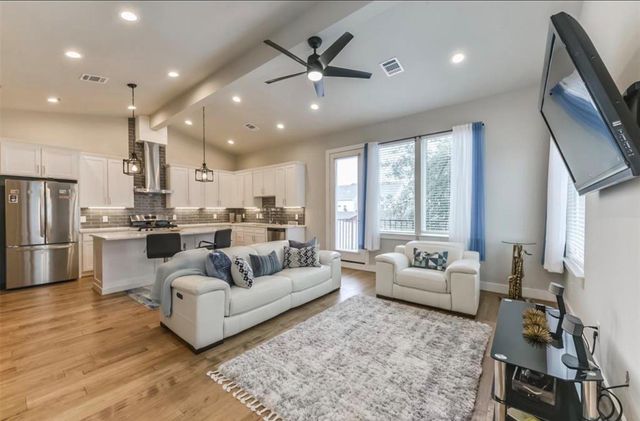 823 Mansfield Street J, Houston, TX 77091