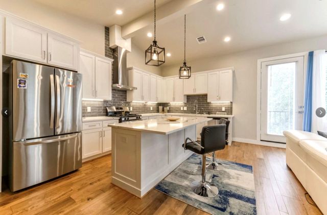 823 Mansfield Street J, Houston, TX 77091