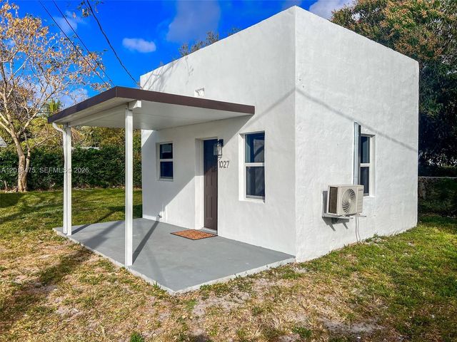 1025 NW 55th St, Miami, FL 33127