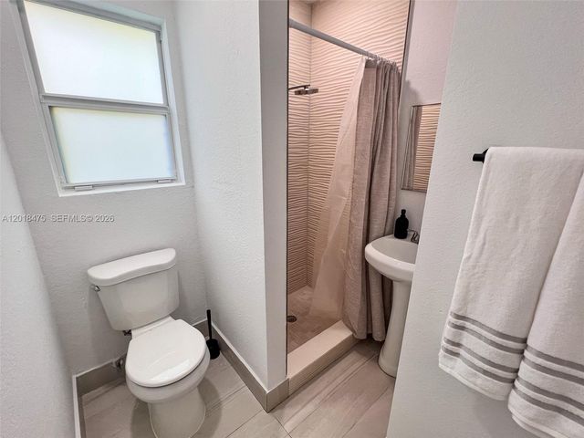 1025 NW 55th St, Miami, FL 33127