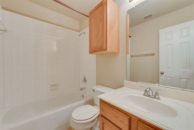 3223 Guadaloupe, Grand Prairie, TX 75054