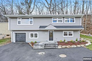 550 Ramapo Valley Road, Oakland, NJ 07436