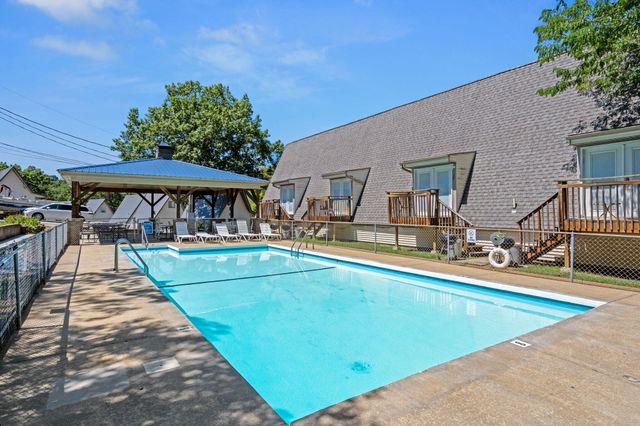 425 Eagle Drive, Reeds Spring, MO 65737