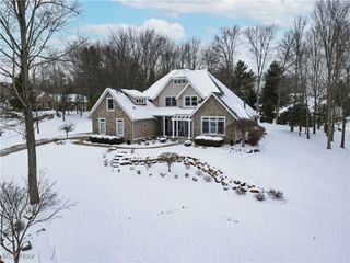 1957 W Swan Lake Circle, Kent, OH 44240