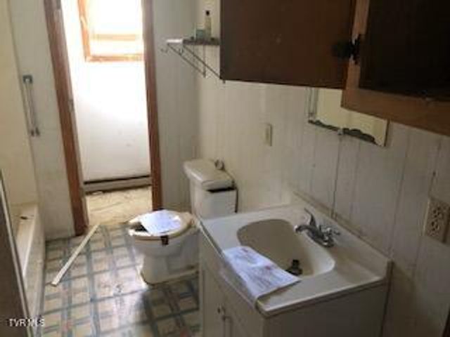 966 Coleman Lane, Galax, VA 24333