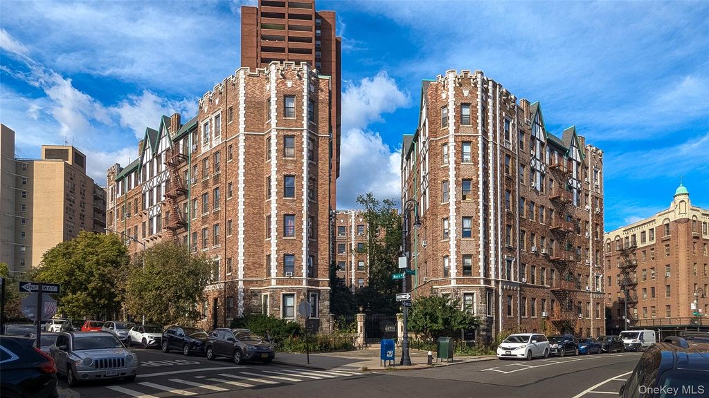 3390 Wayne Avenue G61, Bronx, NY 10467 — exterior