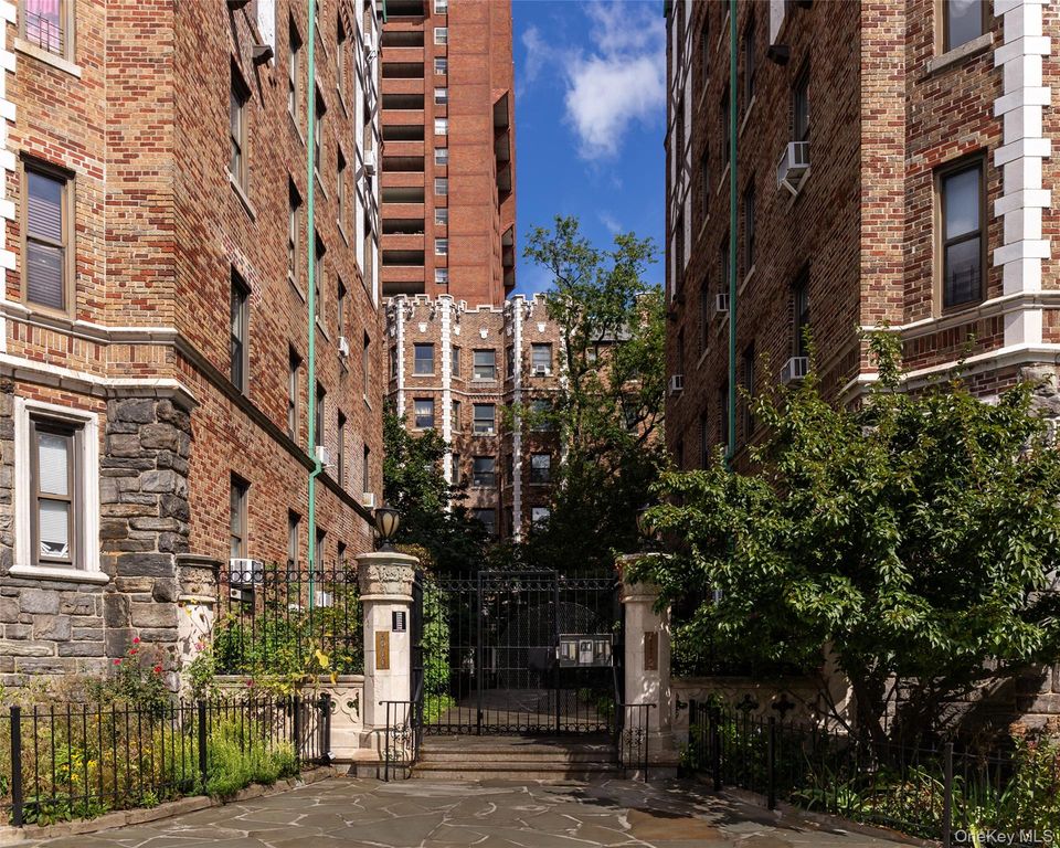 3390 Wayne Avenue G61, Bronx, NY 10467 — photo 2