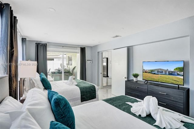 477 SE 17th Ter, Deerfield Beach, FL 33441