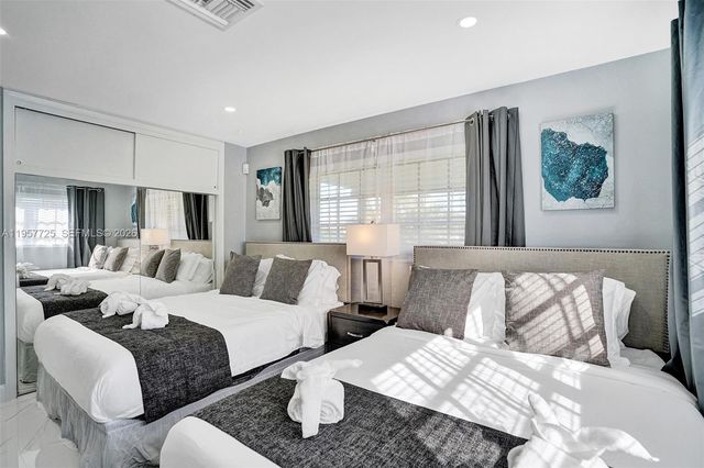 477 SE 17th Ter, Deerfield Beach, FL 33441