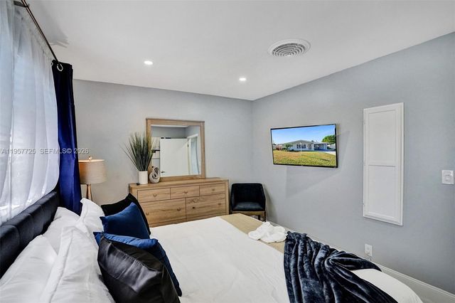 477 SE 17th Ter, Deerfield Beach, FL 33441