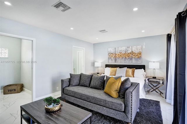 477 SE 17th Ter, Deerfield Beach, FL 33441